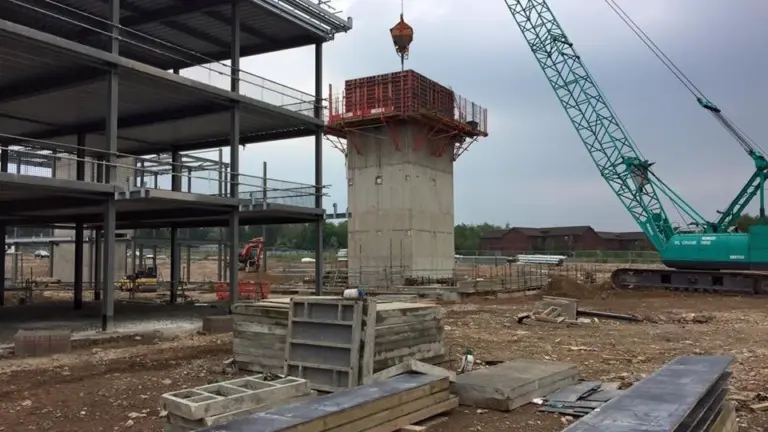 Liftshaft and structural steel