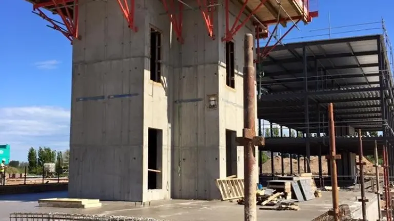 Liftshaft and base concreted