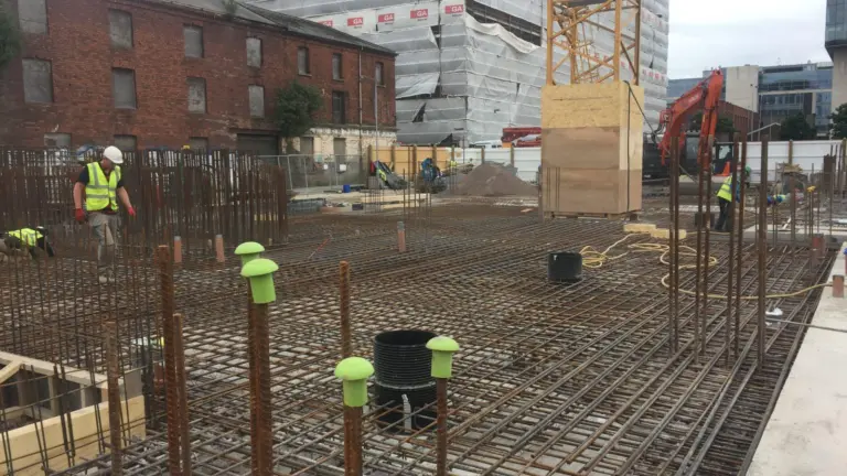 Steelwork for reinforced concrete floor