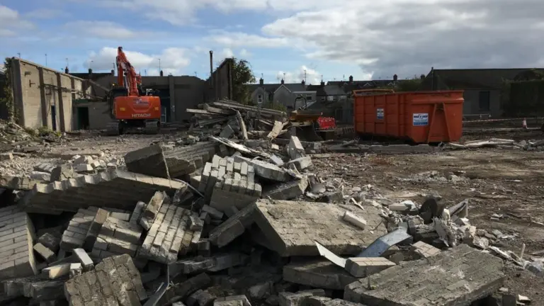 17e7b7c6 7f0c 426b a869 ced97532137d