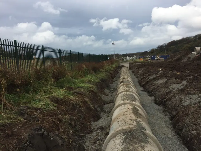 Stoning around pipes