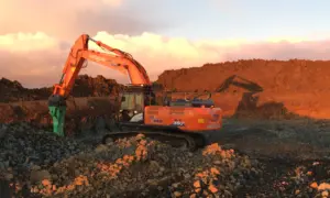 Hitachi 350 at sunrise