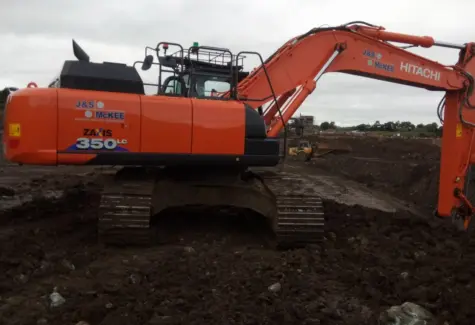 Hitachi 350 LC 6 working hard JPG